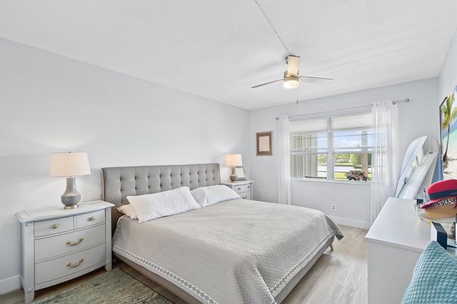 4064 Cornwall D, Boca Raton, FL 33434