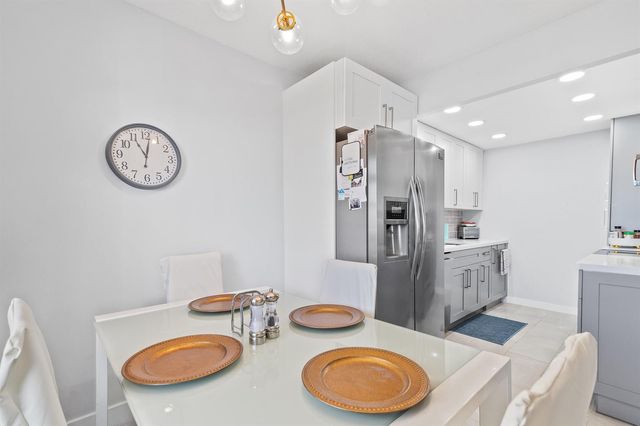 4064 Cornwall D, Boca Raton, FL 33434