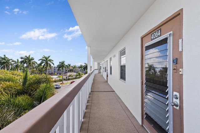 4064 Cornwall D, Boca Raton, FL 33434