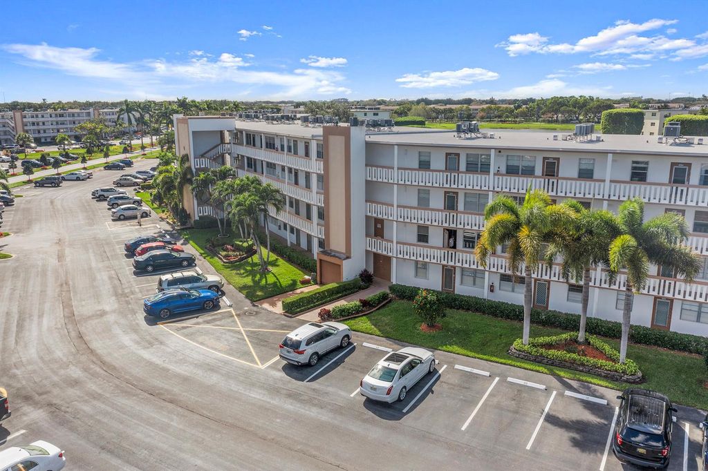 4064 Cornwall D, Boca Raton, FL 33434