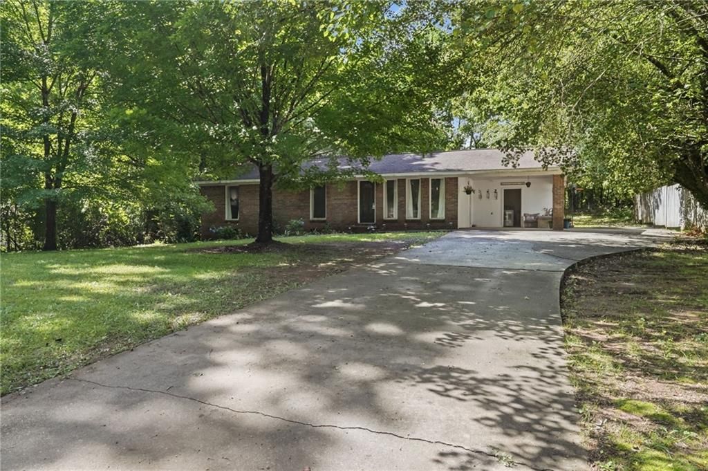 200 Ridgewood Drive, Cleveland, GA 30528