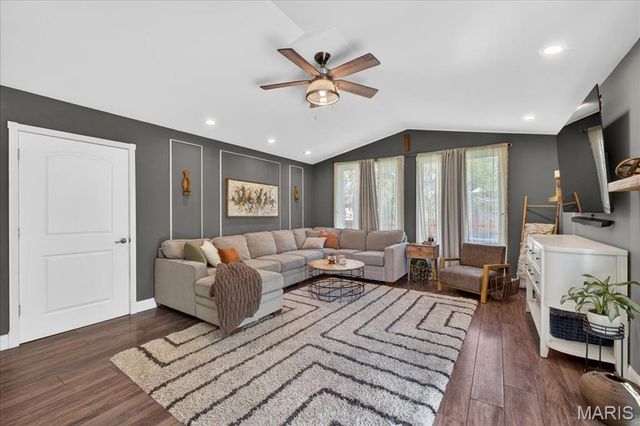 303 E Church Street, Mascoutah, IL 62258