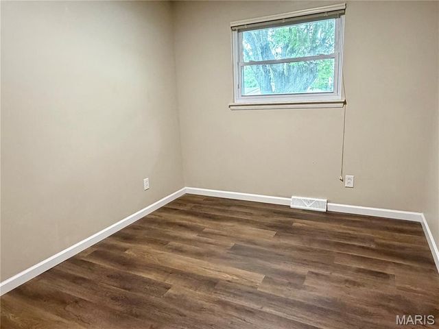 76 Ruth Drive, St Charles, MO 63301