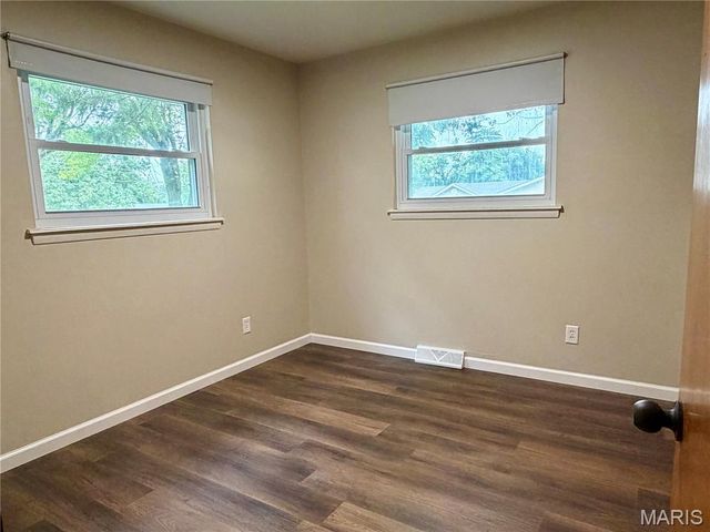 76 Ruth Drive, St Charles, MO 63301