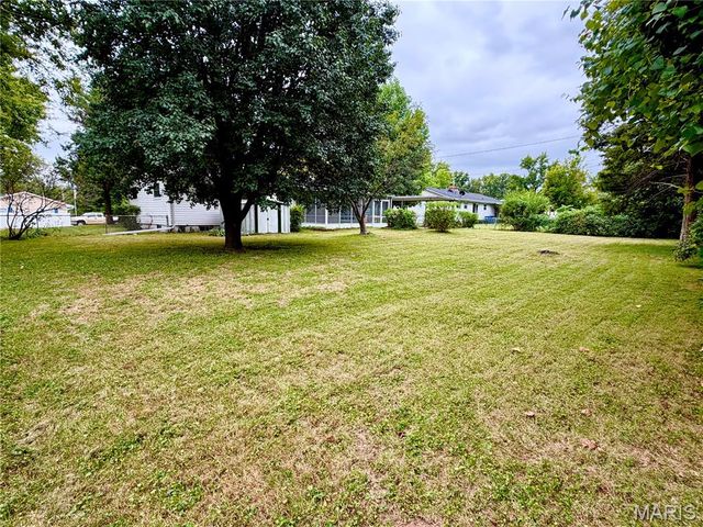 76 Ruth Drive, St Charles, MO 63301