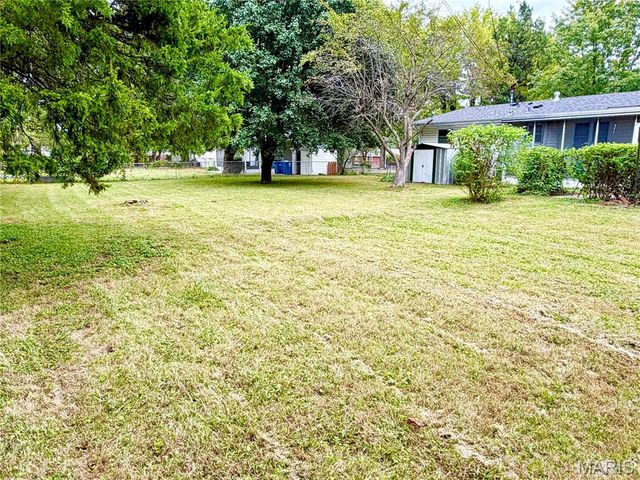 76 Ruth Drive, St Charles, MO 63301