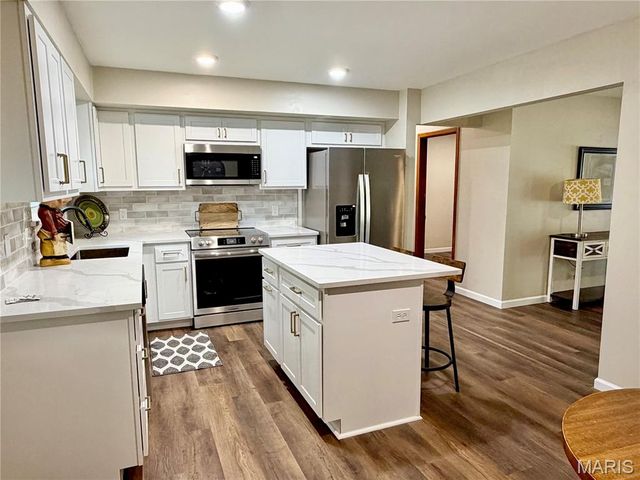 76 Ruth Drive, St Charles, MO 63301