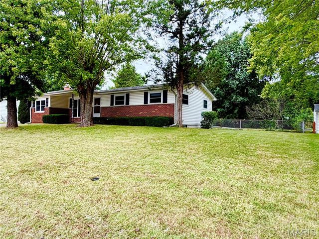 76 Ruth Drive, St Charles, MO 63301