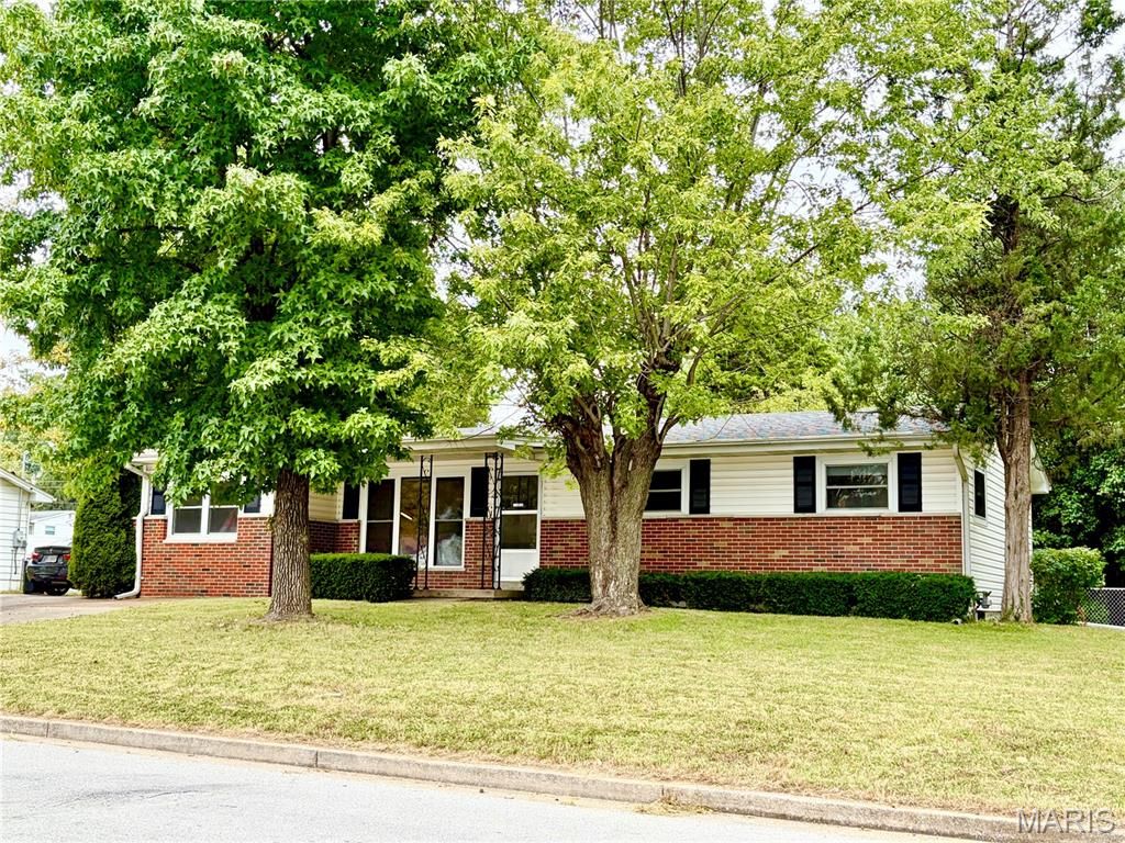 76 Ruth Drive, St Charles, MO 63301