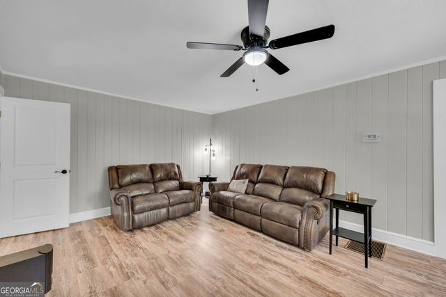 1472 Hollywood Hwy, Clarkesville, GA 30523