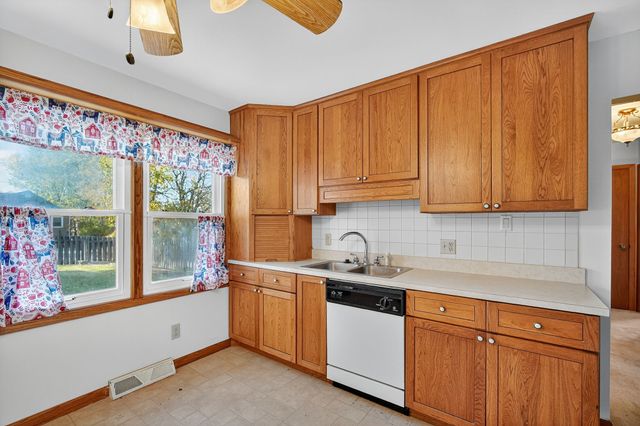 5402 SW 8th Street, Des Moines, IA 50315