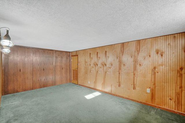 5402 SW 8th Street, Des Moines, IA 50315