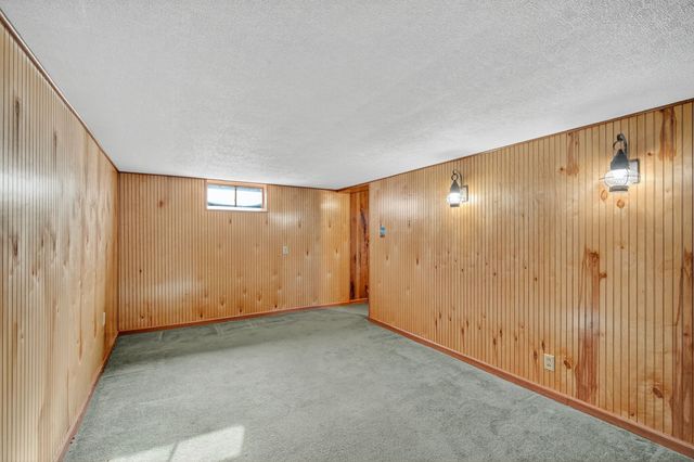 5402 SW 8th Street, Des Moines, IA 50315