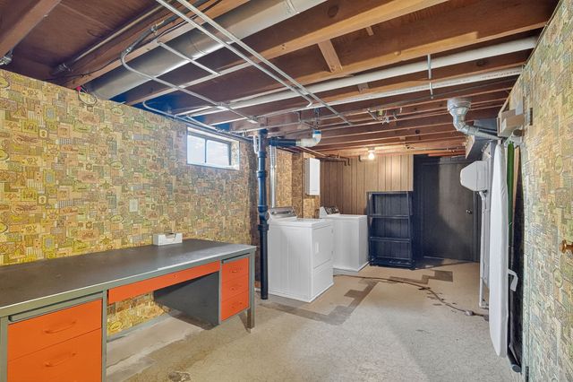 5402 SW 8th Street, Des Moines, IA 50315