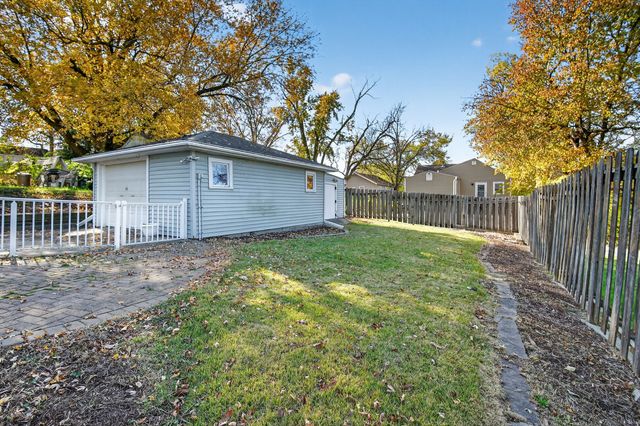 5402 SW 8th Street, Des Moines, IA 50315
