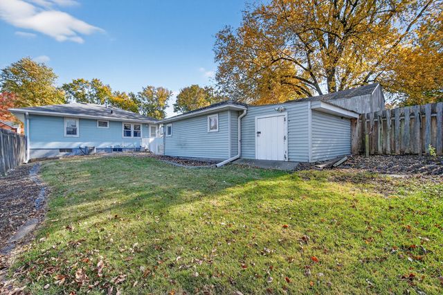 5402 SW 8th Street, Des Moines, IA 50315