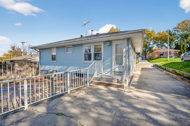 5402 SW 8th Street, Des Moines, IA 50315