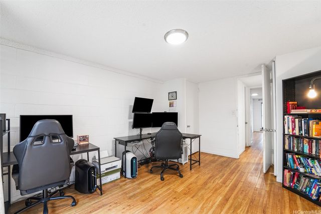 2501 Coyne Street 102, Honolulu, HI 96826