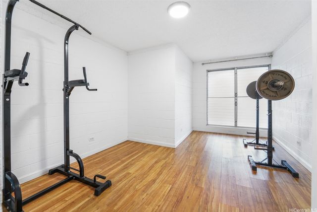 2501 Coyne Street 102, Honolulu, HI 96826