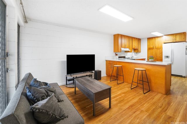 2501 Coyne Street 102, Honolulu, HI 96826