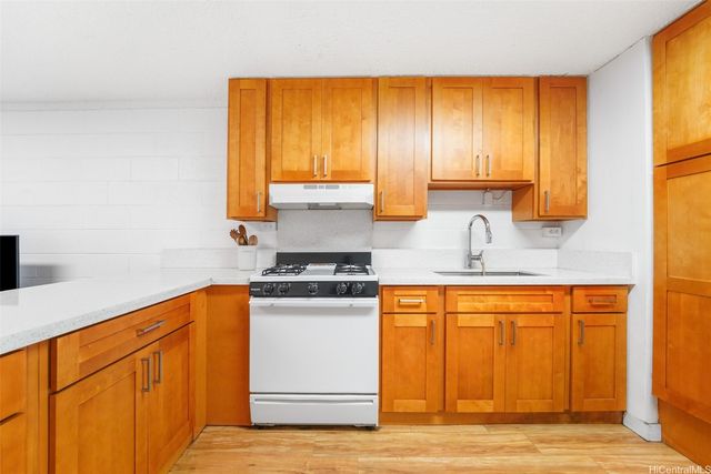 2501 Coyne Street 102, Honolulu, HI 96826