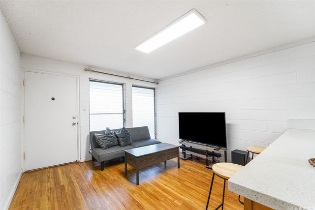 2501 Coyne Street 102, Honolulu, HI 96826