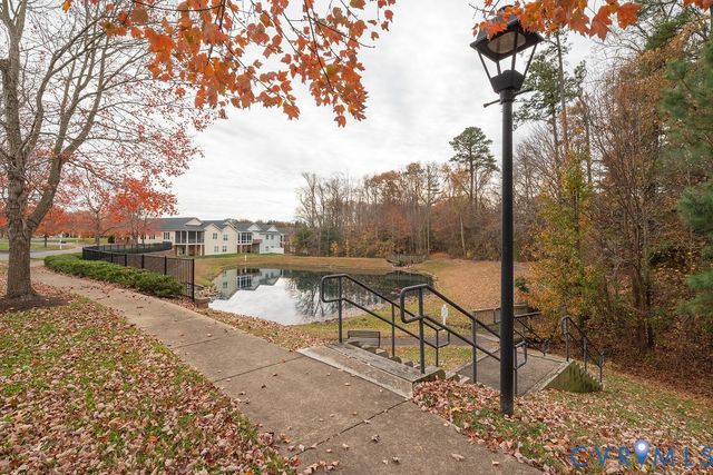 10108 Forrest Patch Dr, Mechanicsville, VA 23116