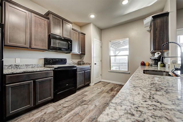 2001 Scarlet Circle, El Reno, OK 73036