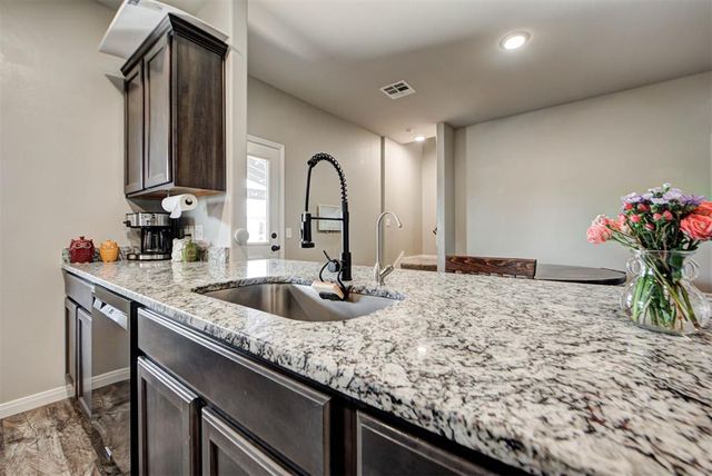 2001 Scarlet Circle, El Reno, OK 73036