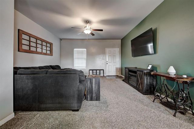 2001 Scarlet Circle, El Reno, OK 73036