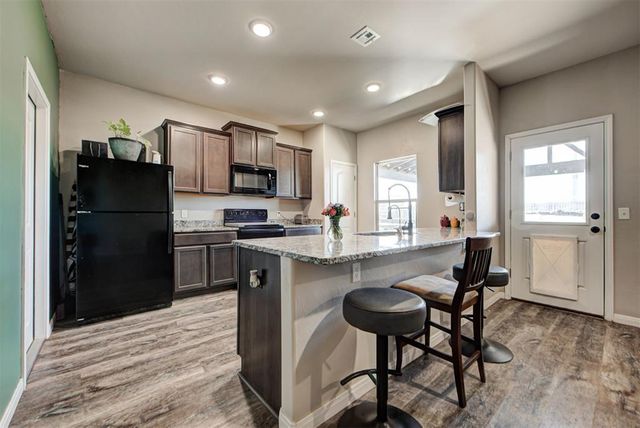 2001 Scarlet Circle, El Reno, OK 73036