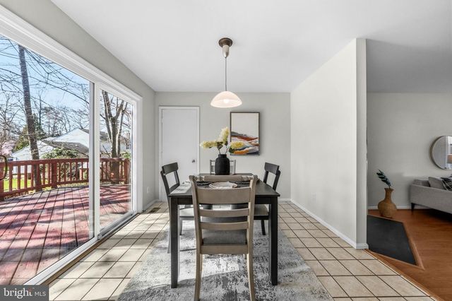 9101 BLUE JUG LNDG, Burke, VA 22015