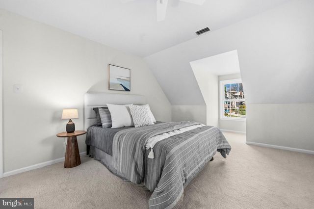 9101 BLUE JUG LNDG, Burke, VA 22015