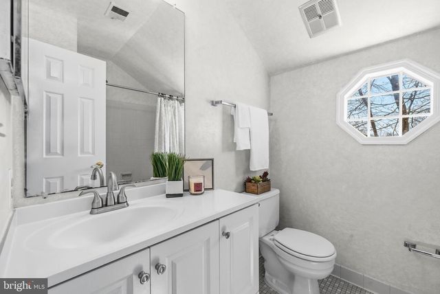 9101 BLUE JUG LNDG, Burke, VA 22015