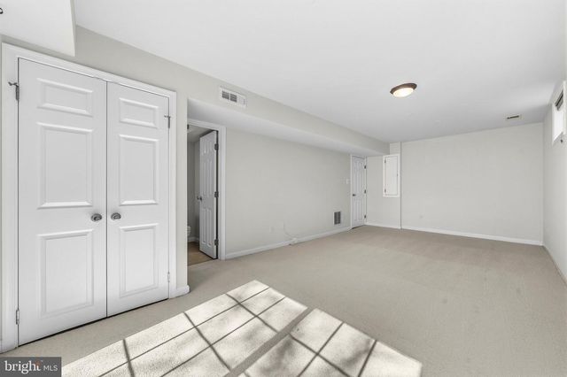 9101 BLUE JUG LNDG, Burke, VA 22015