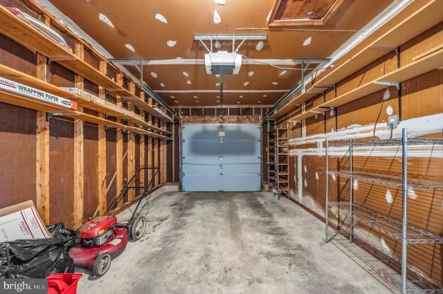 9101 BLUE JUG LNDG, Burke, VA 22015