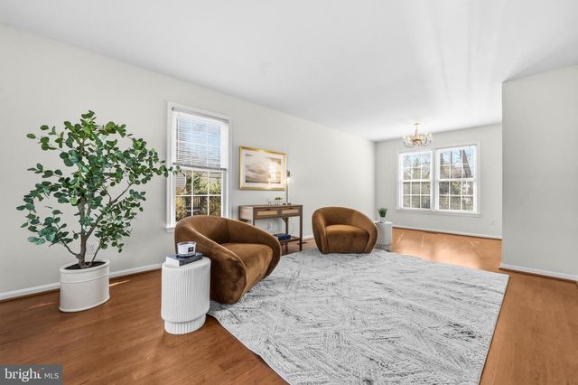 9101 BLUE JUG LNDG, Burke, VA 22015