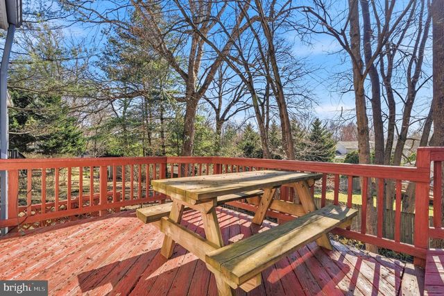 9101 BLUE JUG LNDG, Burke, VA 22015