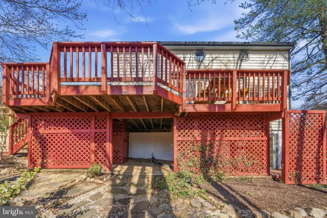 9101 BLUE JUG LNDG, Burke, VA 22015