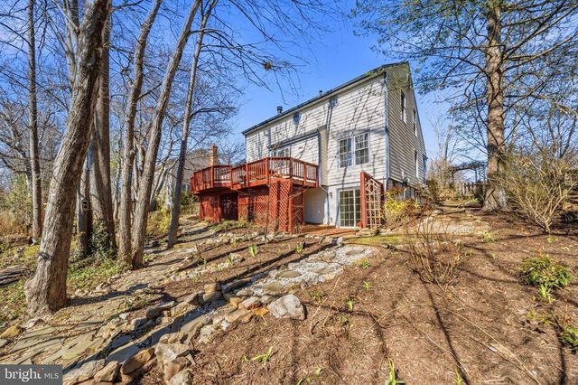 9101 BLUE JUG LNDG, Burke, VA 22015