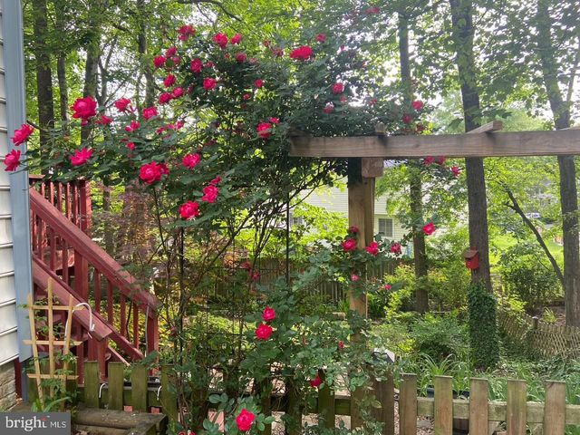 9101 BLUE JUG LNDG, Burke, VA 22015