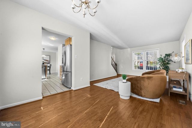 9101 BLUE JUG LNDG, Burke, VA 22015