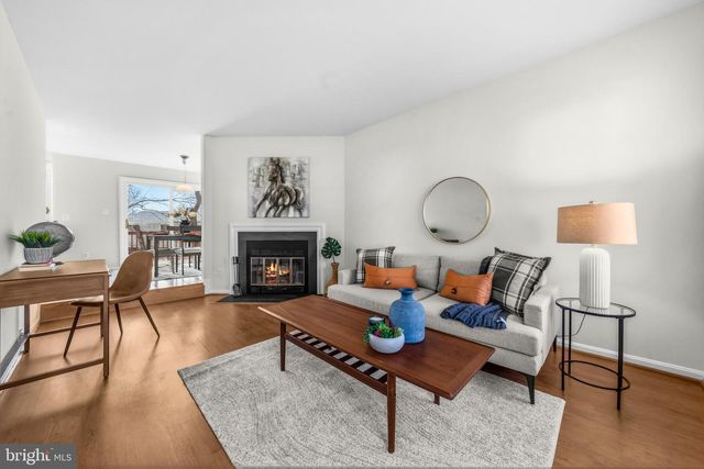 9101 BLUE JUG LNDG, Burke, VA 22015