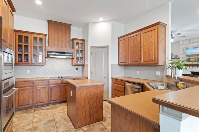 1801 Highland Springs Drive, Haslet, TX 76052