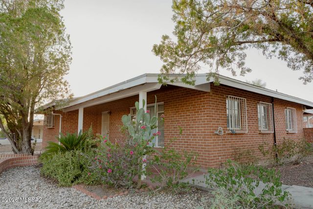 4455 E Whitman Street, Tucson, AZ 85711