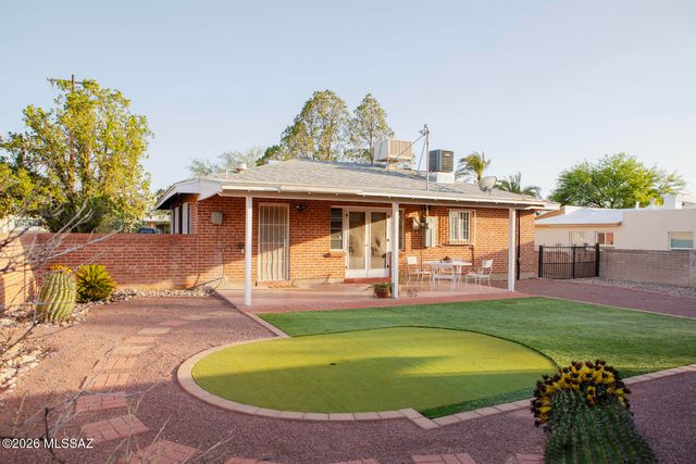 4455 E Whitman Street, Tucson, AZ 85711