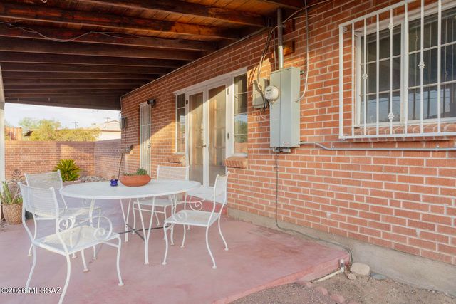 4455 E Whitman Street, Tucson, AZ 85711