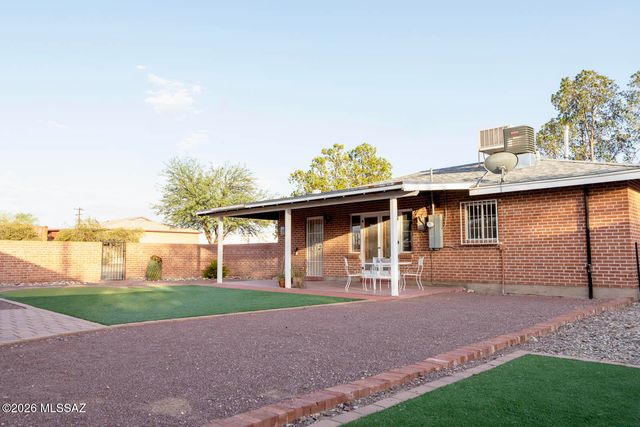 4455 E Whitman Street, Tucson, AZ 85711