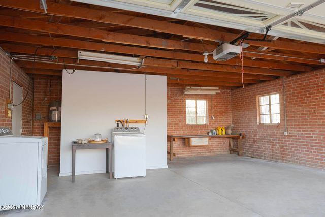 4455 E Whitman Street, Tucson, AZ 85711