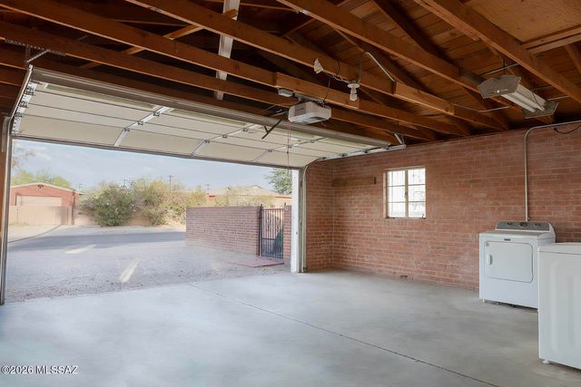 4455 E Whitman Street, Tucson, AZ 85711